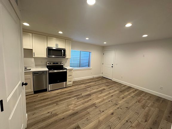 4th image of 2751 E Sunset Dr