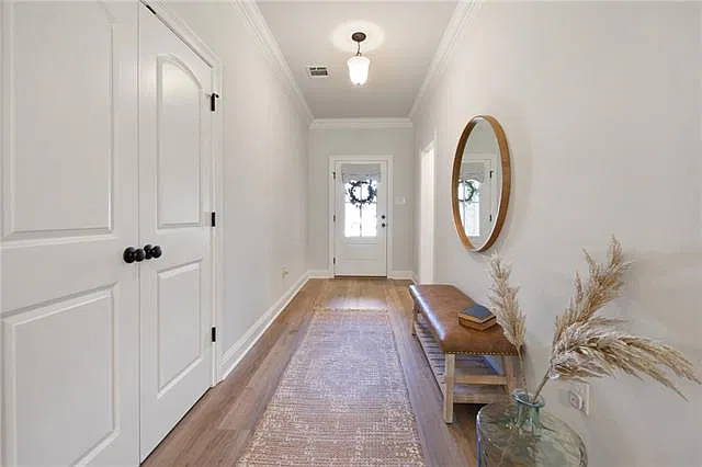 3 bed, 2.0 bath, 1522 sqft, $2,400 — Photo 3