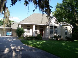 10302 Valley Dr S, Willis, TX 77318
