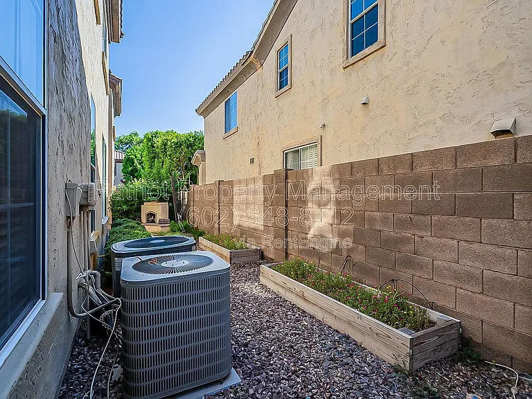 2078 E Flint St — Photo 47