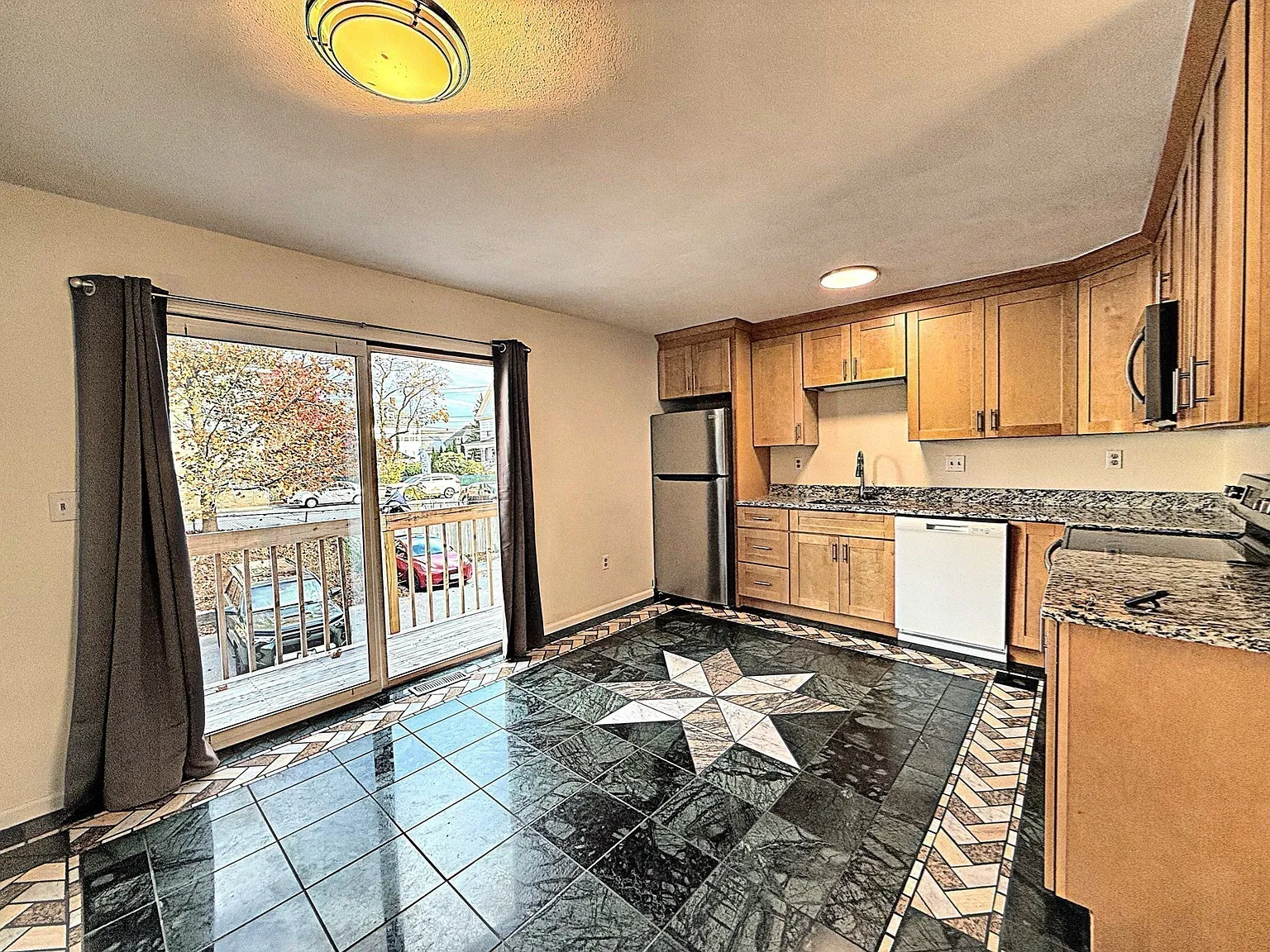 2 bed, 1.5 bath, 1260 sqft, $2,800 — Photo 4