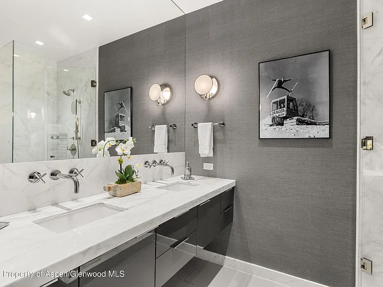 101 E Hallam St — Photo 41