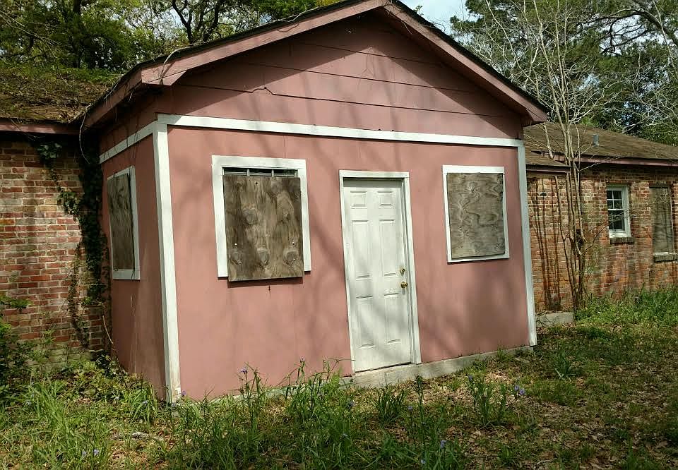 2nd image of 2421 S Octavia Dr