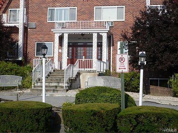 2nd image of 838 Pelhamdale Ave APT 1d