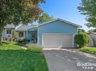 169 Highland View Ct NE, Rockford, MI