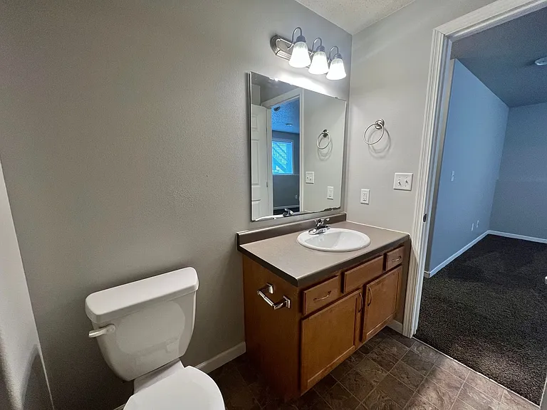 5438 — Photo 25