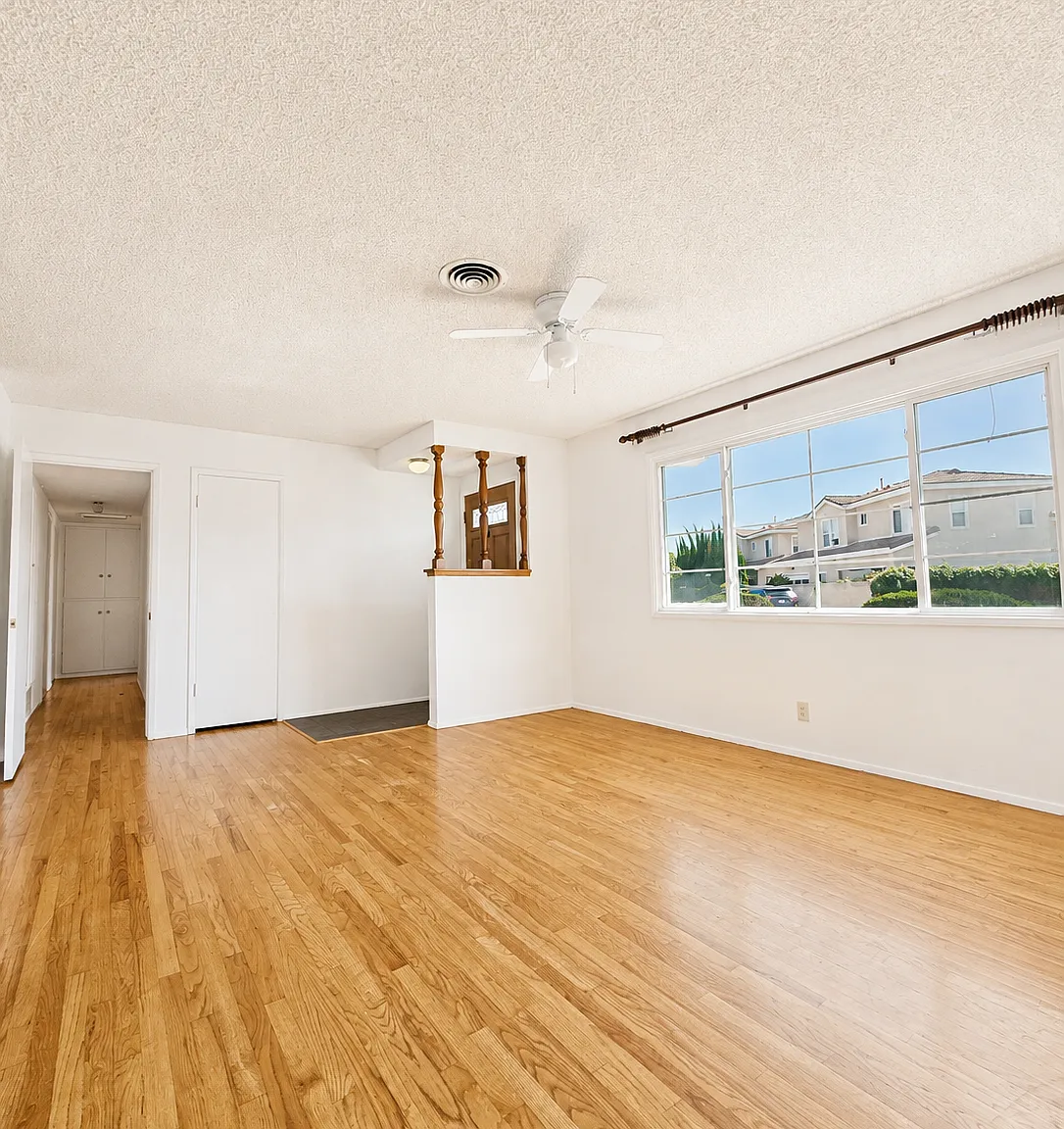 3 bed, 1308 sqft, $3,700 — Photo 3