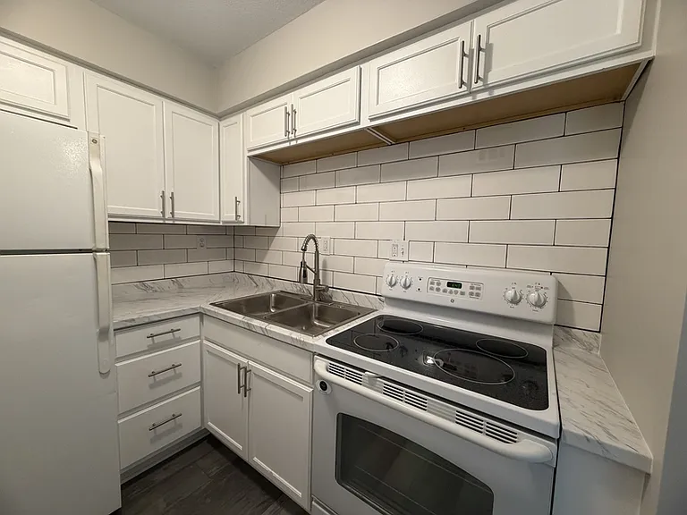 611 Ewing Ave #B — Photo 7