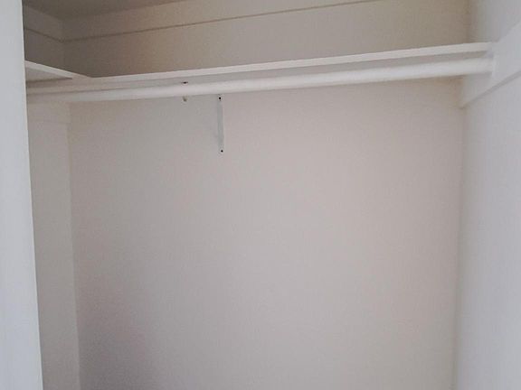 4th image of 725 Manchester Dr #2