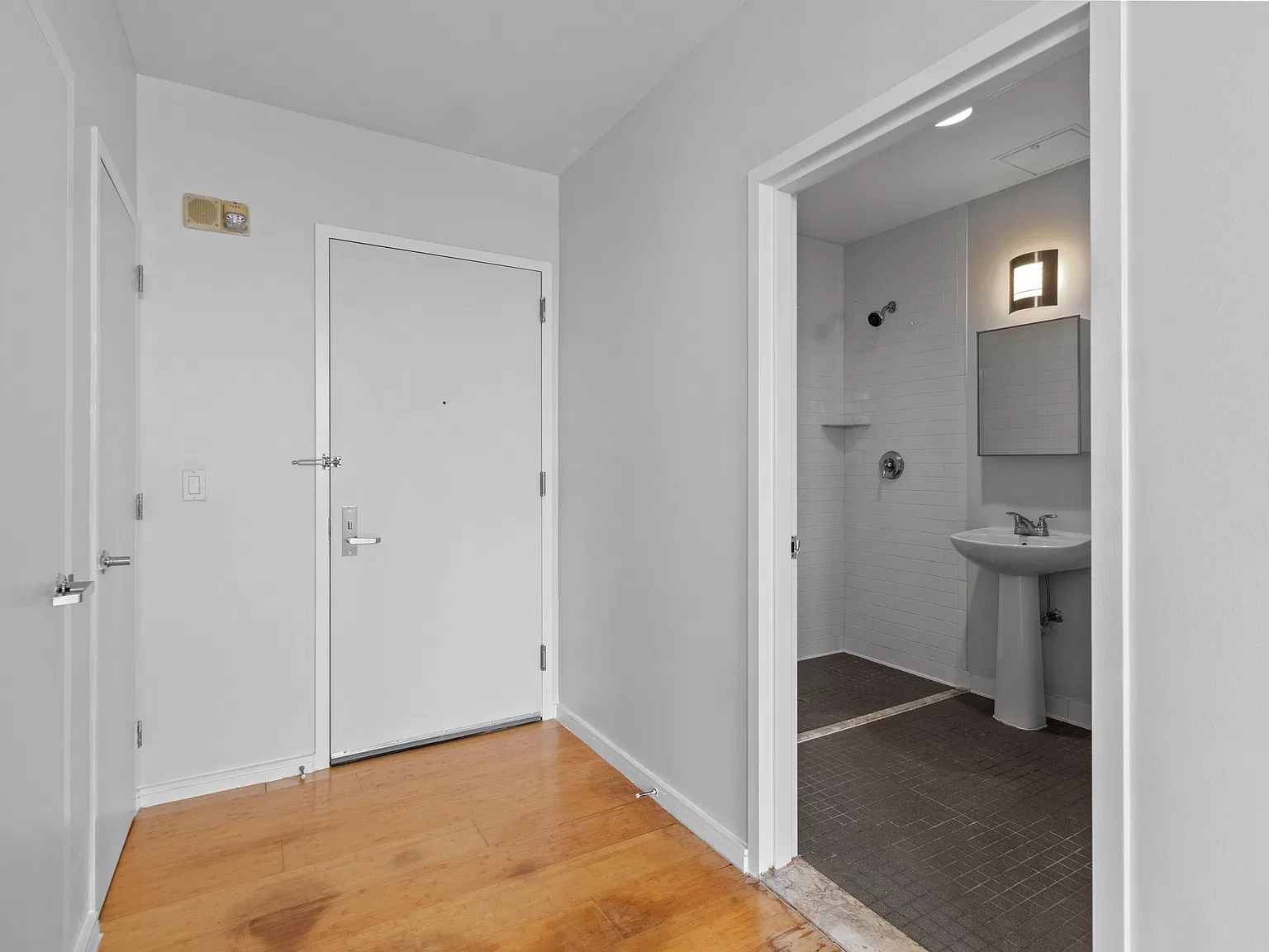 City Trust Apartments — Photo 4