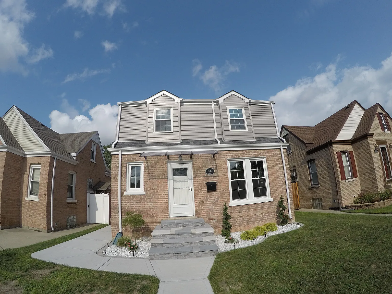 11040 S Avenue B photo 1