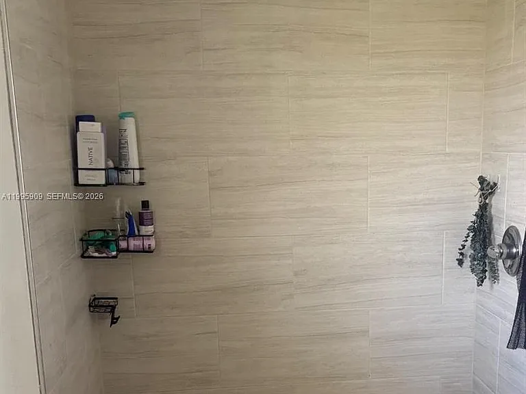 460 Lakeview Dr #4 — Photo 24