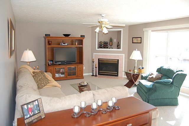 2nd image of 1043 Valley Wood Dr
