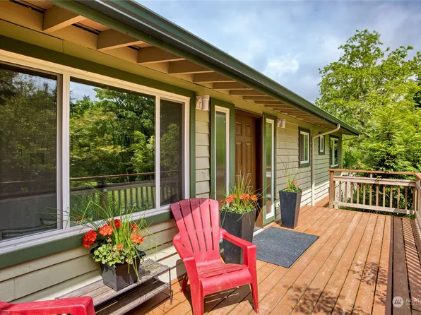 16290 Reitan Road NE, Bainbridge Island, WA 98110