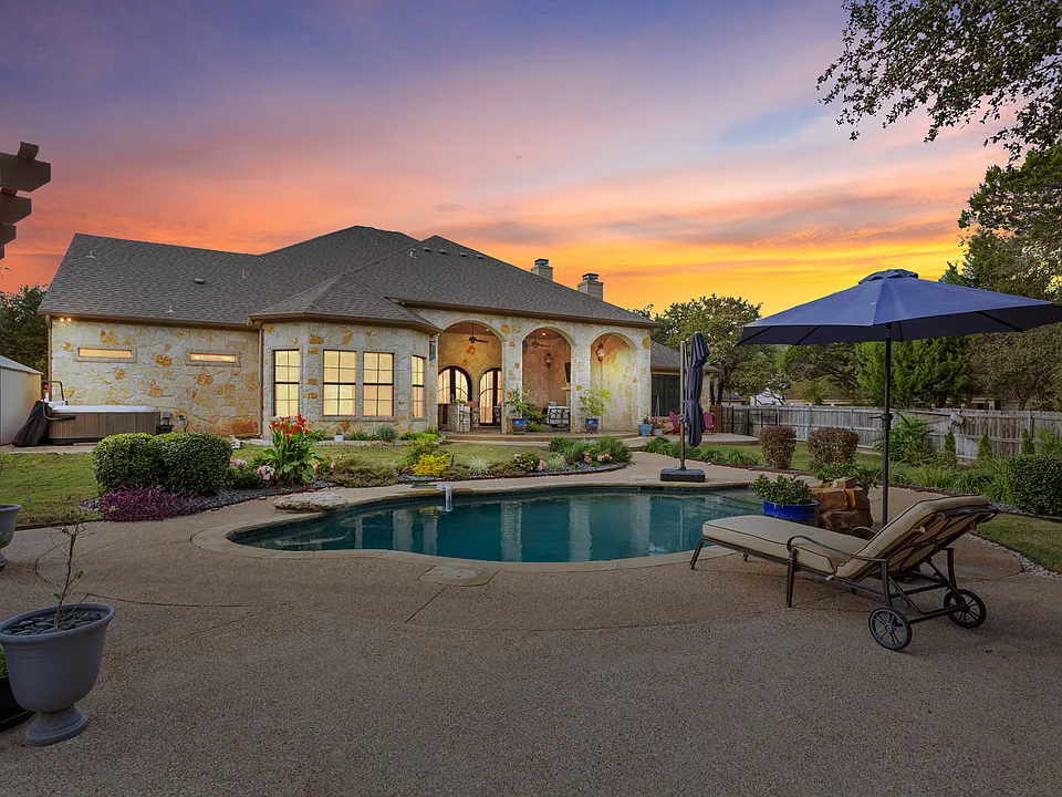 8464 Spicewood Springs Rd