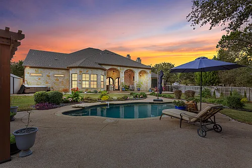 8464 Spicewood Springs Rd Photo 1