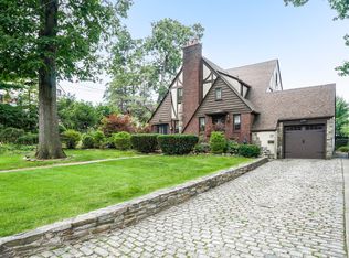 136 Bobolink Rd, Yonkers, NY 10701