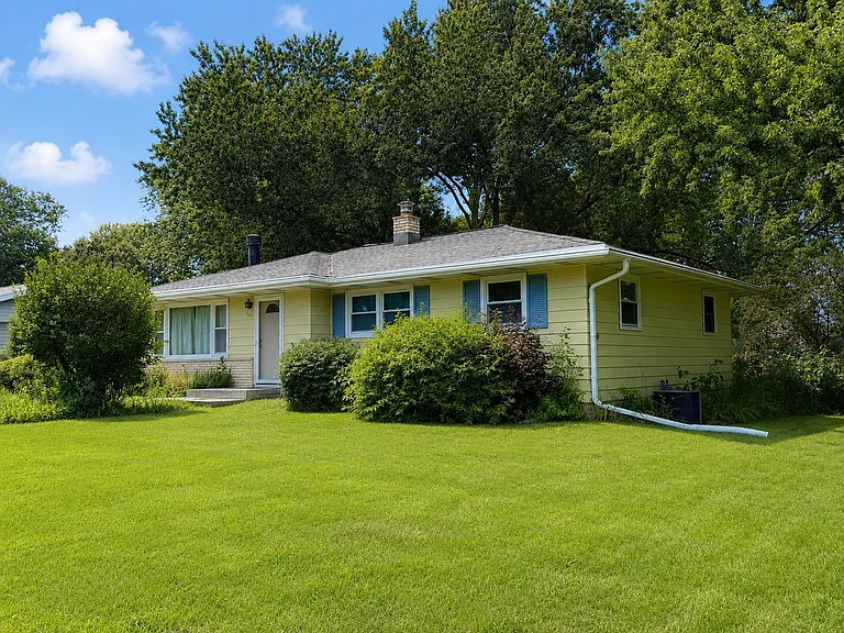 6504 Schneider Pl — Photo 2