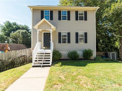 404 Kettle Ct, Winston Salem, NC, 27104