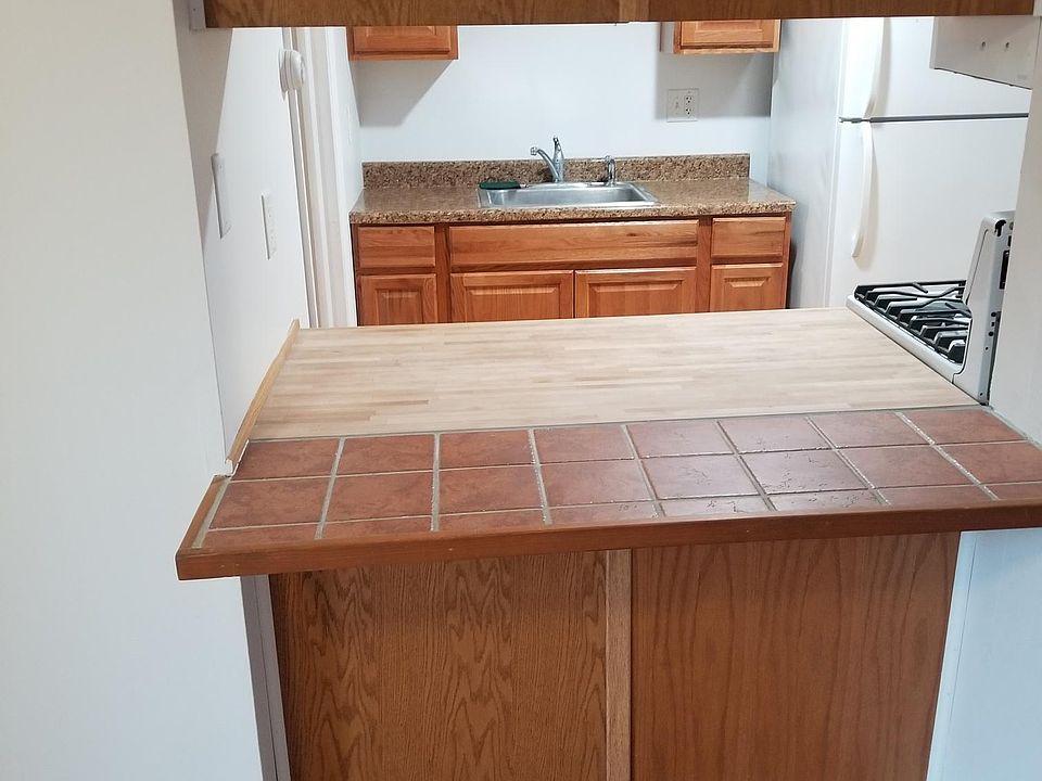 1st image of 8 Clark St APT 5