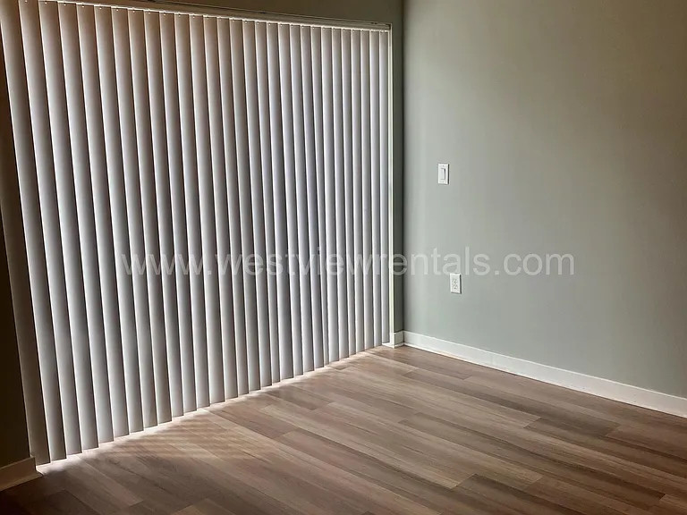 203 E Laurel St — Photo 79