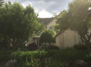 4055 Glencastle Dr, Troy, MI 48098