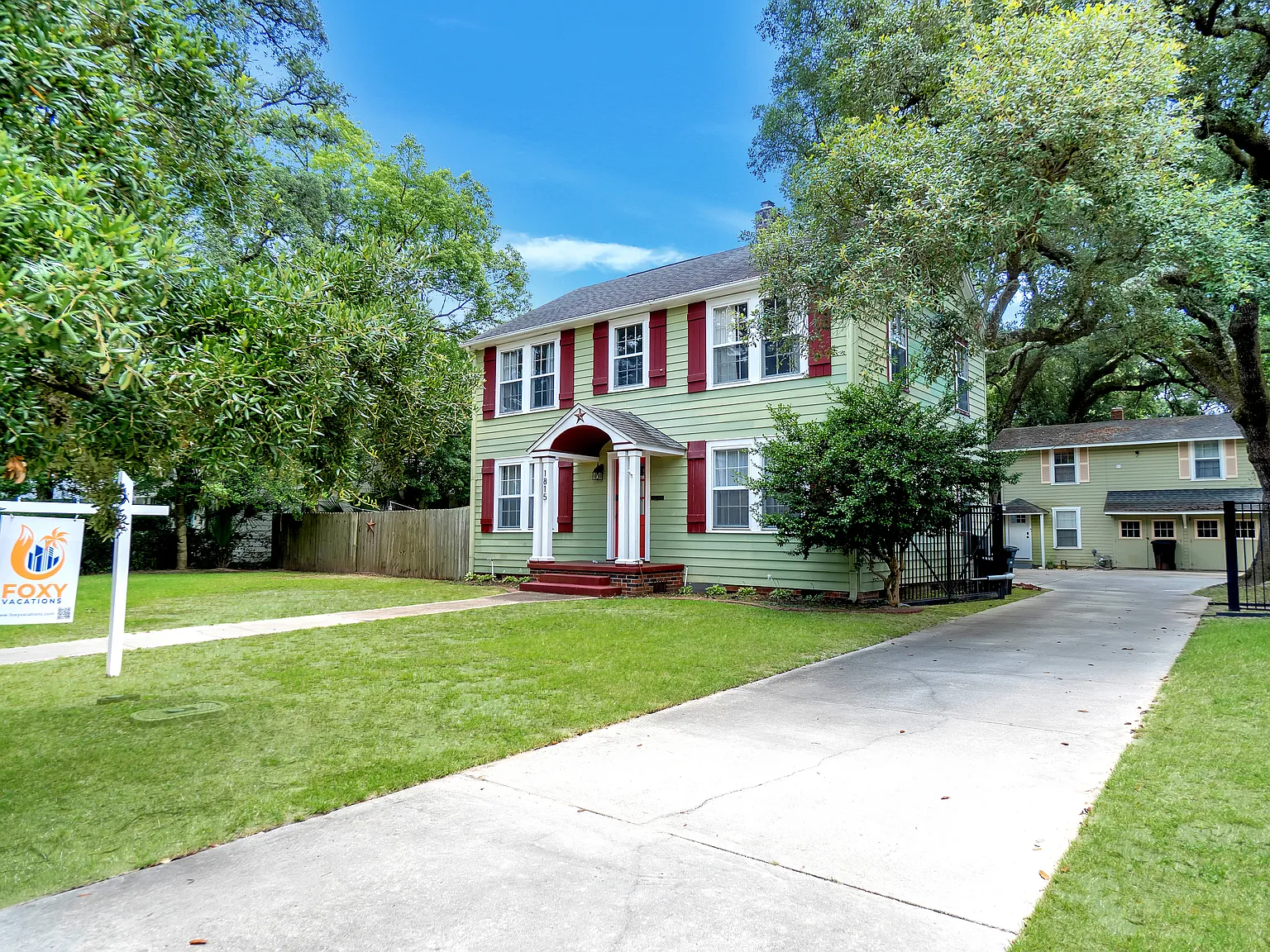 1815 E Moreno St — Photo 3