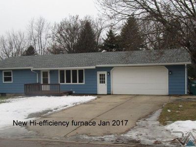 117 S 5th Ave, Brandon, SD, 57005