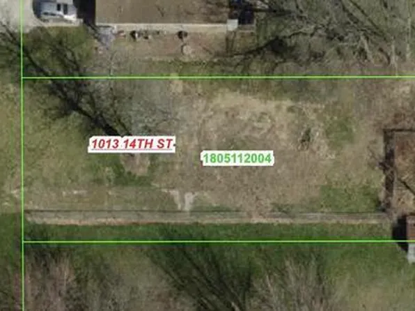 1013 14th St, Silvis, IL 61282
