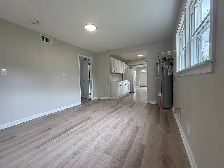 2537 Broadway St — Photo 15