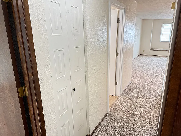 165 SW Kalmia St. — Photo 20