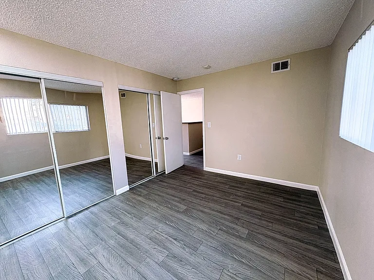 Ogden Villas — Photo 31