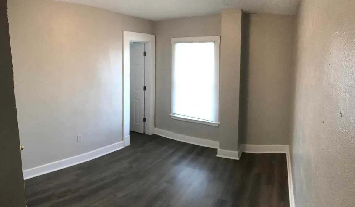 815 Dawson Street - 3 — Photo 4