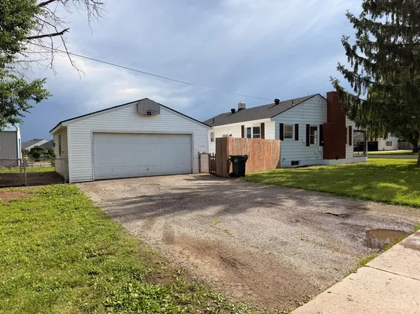308 Clara Dr, Trenton, OH 45067