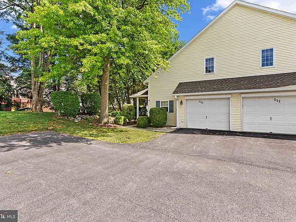 2nd image of 530 Brighton Pl