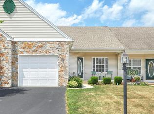 1860 Deerfield Dr, Dover, PA 17315