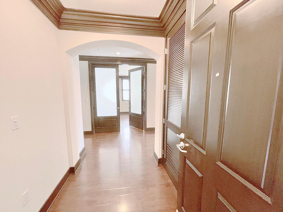 1st image of 11833 Darlington Ave #404