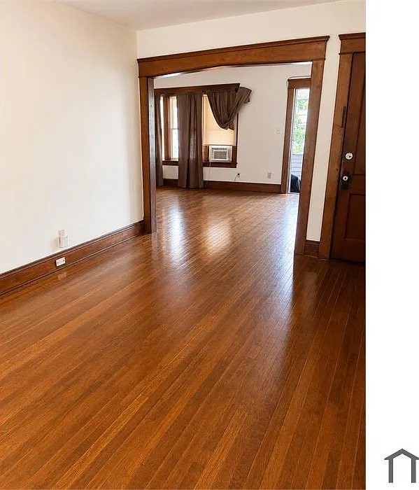 3 bed, 1000 sqft, $1,300 — Photo 4