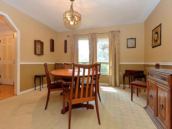 3rd image of 4527 Windsmere Blvd