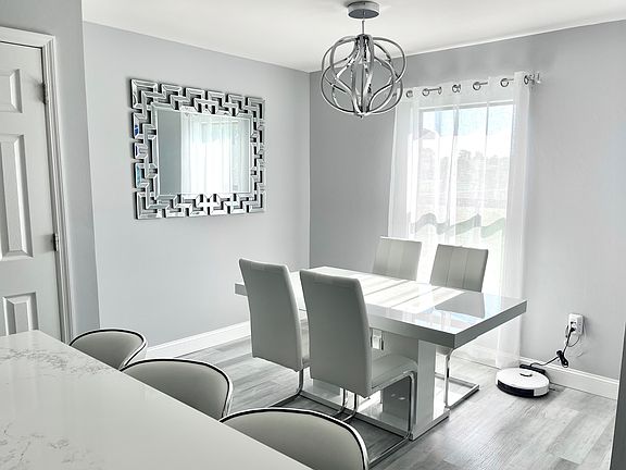 5th image of 167 Shadowview Ct