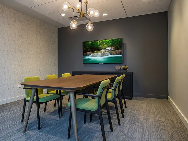 River North Luxury, On Display — Photo 14