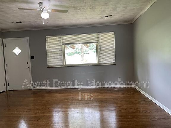 2nd image of 500 Highland View Dr