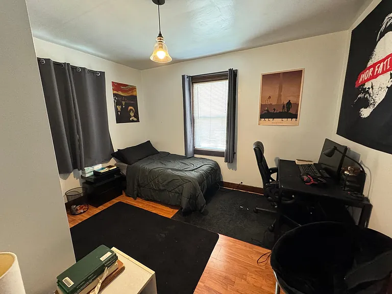 First Floor Bedroom 02