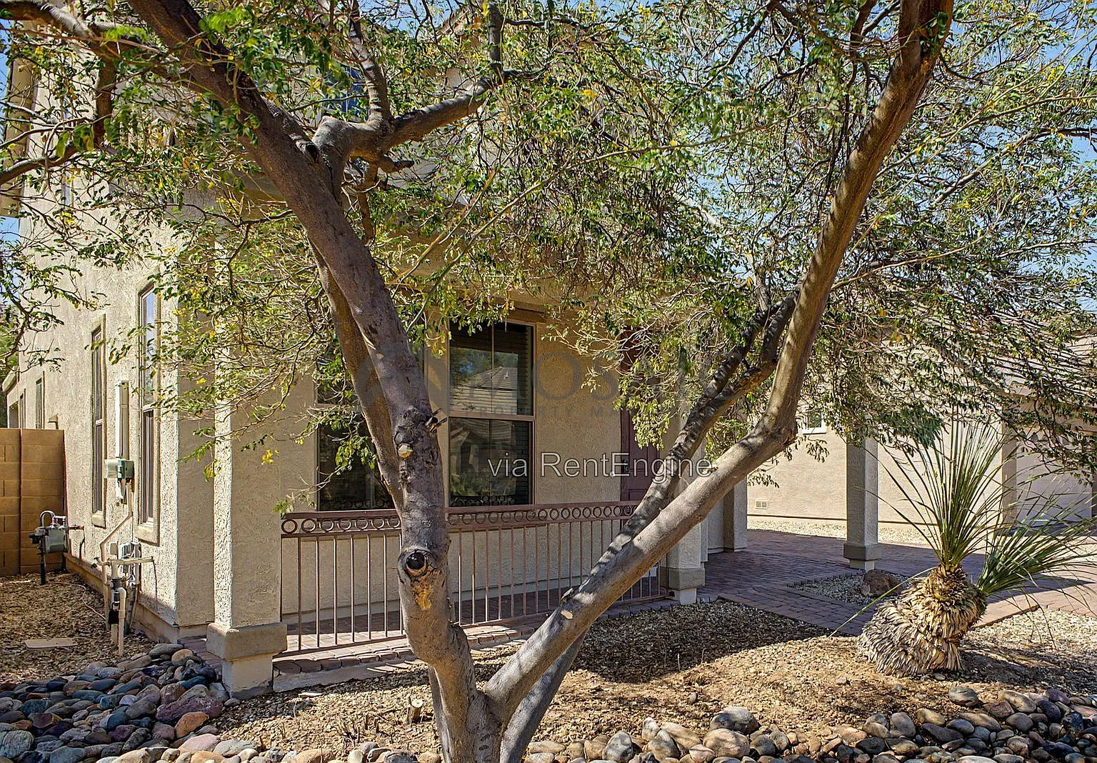 3 bed, 2.5 bath, 1958 sqft, $2,295 — Photo 4