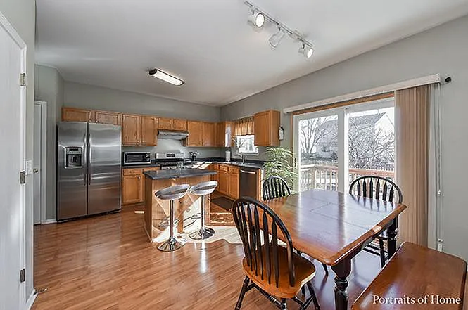 990 Shoreline Dr — Photo 4