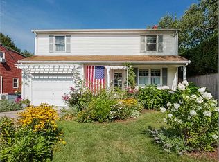 9 Holliston Ave, Portsmouth, RI 02871