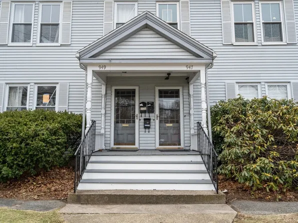 947-949 Chestnut St Unit 2, Newton Upper Falls, MA 02464