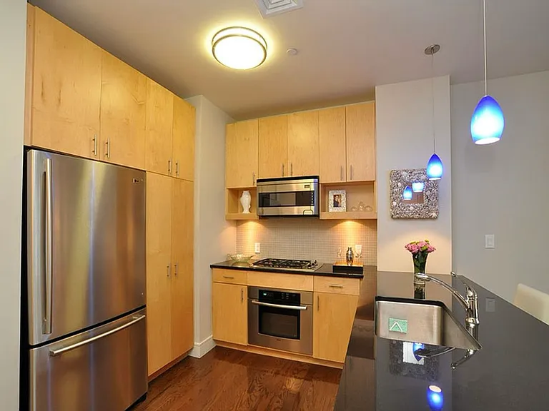 700 Harrison Ave #506 — Photo 2