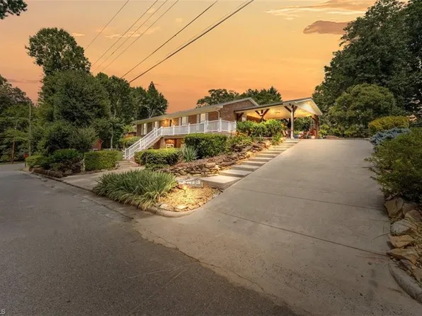 111 Shamrock Rd, Asheboro, NC 27203