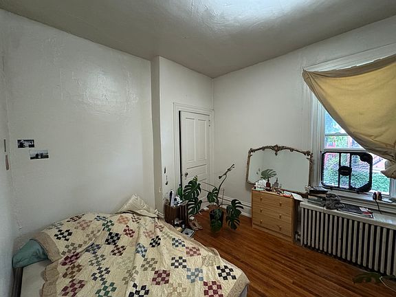 3rd image of 335 S Negley Ave APT 4